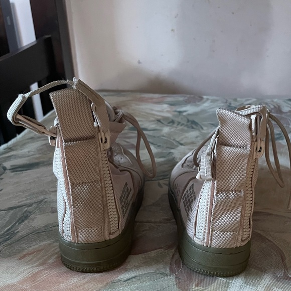 Nike af1 pink high tops with zipper in back - Picture 3 of 6